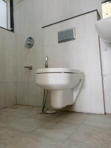 Common Bathroom Image of 1100 Sq.ft 2 BHK Apartment / Flat for sale in Godrej Central, Chembur Mumbai for Rs. 21000000