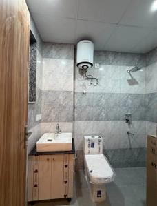 Bathroom Image of 750 Sq.ft 1 BHK Apartment / Flat for rent in Shree Balaji Wind Park, Vaishno Devi Circle Ahmedabad for Rs. 20000