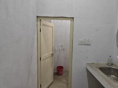 Bathroom Image of 200 Sq.ft 1 BHK Independent House for rent in Gadia Barabanki for Rs. 4000