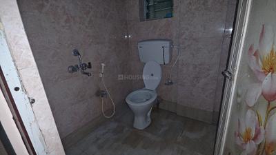 Bathroom Image of 700 Sq.ft 2 BHK Apartment / Flat for rent in Patuli Kolkata for Rs. 12000