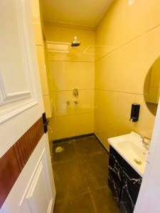 Image of 2850 Sq.ft 3 BHK Apartment / Flat for rent in Uttam Nagar, New Delhi for Rs. 24999