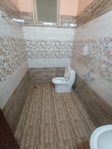 Bathroom Image of 2000 Sq.ft 3 BHK Apartment / Flat for rent in Adambakkam Chennai for Rs. 65000