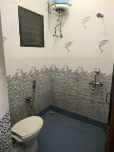 Bathroom Image of 2000 Sq.ft 2 BHK Independent House for rent in Valasaravakkam Chennai for Rs. 40000