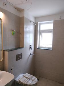 Common Bathroom Image of 1255 Sq.ft 2 BHK Apartment / Flat for sale in BPTP Discovery Park, Sector 80 Faridabad for Rs. 10500000