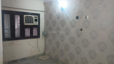 Bedroom Image of 1450 Sq.ft 3 BHK Builder Floor for rent in Swaraj Homes RWA Sant Nagar, Sant Nagar New Delhi for Rs. 38000