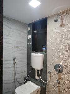 Common Bathroom Image of 520 Sq.ft 1 BHK Apartment / Flat for rent in Vihang Valley, Kasarvadavali Thane for Rs. 16999