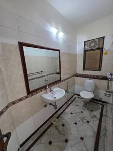 Bathroom Image of 2800 Sq.ft 3 BHK Apartment / Flat for sale in Chettinad Rani Meyyammai Towers, Raja Annamalai Puram Chennai for Rs. 47500000