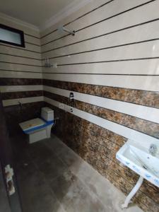 Bathroom Image of 900 Sq.ft 3 BHK Builder Floor for sale in Govindpuri New Delhi for Rs. 7500000