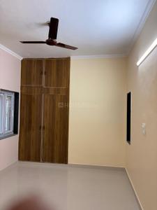 Bedroom Image of 2200 Sq.ft 3 BHK Builder Floor for sale in Swaraj Homes RWA Chittaranjan Park Block I, Chittaranjan Park New Delhi for Rs. 61000000