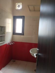 Bathroom Image of 1500 Sq.ft 3 BHK Builder Floor for rent in Alaknanda New Delhi for Rs. 60000
