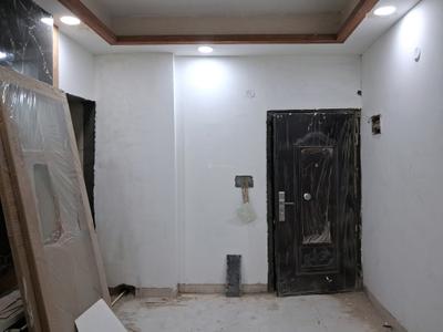 Living Room Image of 1050 Sq.ft 2 BHK Apartment / Flat for sale in Sector 73 Noida for Rs. 3950000