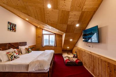 Whispering pines Bedroom One 3