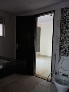 Common Bathroom Image of 1425 Sq.ft 3 BHK Apartment / Flat for sale in Paramount Floraville, Sector 137 Noida for Rs. 17000000