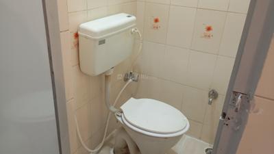 Bathroom Image of 600 Sq.ft 1 BHK Builder Floor for rent in Basavanagudi Bengaluru for Rs. 20000