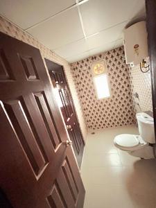 Bathroom Image of 1061 Sq.ft 3 BHK Apartment / Flat for sale in Purvanchal Royal City, Chi V Greater Noida for Rs. 19320000