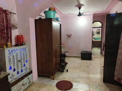 Living Room Image of 1000 Sq.ft 3 BHK Builder Floor for sale in Mayur Vihar Phase 1 New Delhi for Rs. 8000000