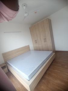 Bedroom Image of 700 Sq.ft 1 RK Studio for rent in Godrej Golf Link, Jaypee Greens Greater Noida for Rs. 29000