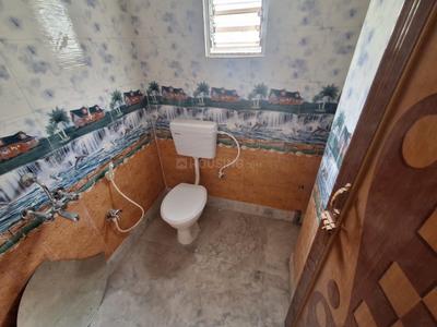 Bathroom Image of 700 Sq.ft 2 BHK Apartment / Flat for sale in Keshtopur Kolkata for Rs. 2450000