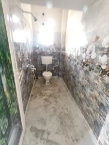 Bathroom Image of 800 Sq.ft 2 BHK Apartment / Flat for sale in Tollygunge Kolkata for Rs. 2500000