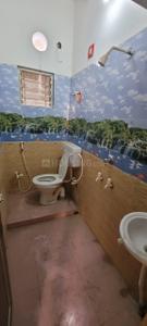 Bathroom Image of 400 Sq.ft 1 BHK Builder Floor for rent in Kaikhali Kolkata for Rs. 8000
