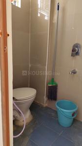 Bathroom Image of 250 Sq.ft 1 RK Apartment / Flat for rent in Halasuru Bengaluru for Rs. 12000