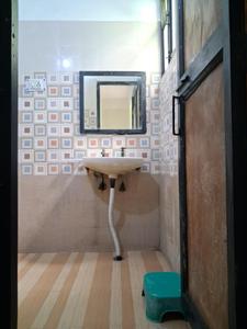 Common Bathroom Image of 1000 Sq.ft 1 BHK Independent House for rent in Sector 55 Noida for Rs. 23500
