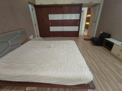 Bedroom Image of 3850 Sq.ft 4 BHK Apartment / Flat for sale in Ambawadi Ahmedabad for Rs. 32000000