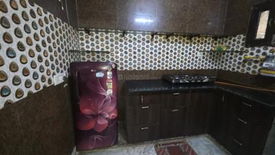 Kitchen Image of 550 Sq.ft 2 BHK Apartment / Flat for rent in Pitampura New Delhi for Rs. 25100