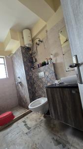 Bathroom Image of 1090 Sq.ft 2 BHK Apartment / Flat for rent in Daffodil La Bella Vista, Teghoria Kolkata for Rs. 30000