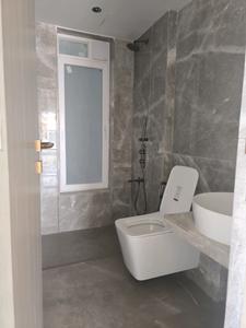 Common Bathroom Image of 3300 Sq.ft 4 BHK Apartment / Flat for sale in Chandan, Juhu Mumbai for Rs. 122500000