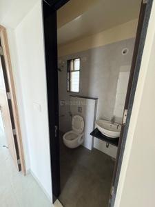 Bathroom Image of 900 Sq.ft 2 BHK Apartment / Flat for sale in Nyati Exuberance, Mohammed Wadi Pune for Rs. 6300000