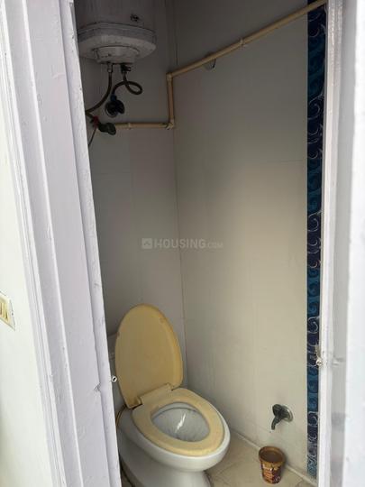 Lajpat Nagar IV, Lajpat Nagar Bathroom 1