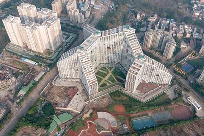 Image of 1050 Sq.ft 2 BHK Apartment / Flat for sale in Amanora Future Towers, Hadapsar, Pune for Rs. 13000000