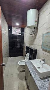 Bathroom Image of 3000 Sq.ft 4 BHK Apartment / Flat for rent in Jubilee Hills Hyderabad for Rs. 100000