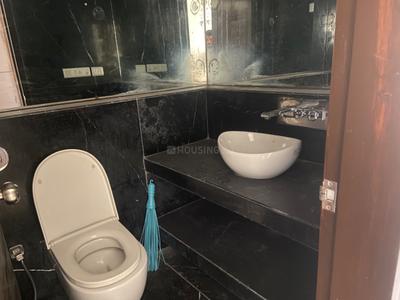 Bathroom Image of 1600 Sq.ft 3 BHK Apartment / Flat for rent in RNA Continental, Chembur Mumbai for Rs. 130000