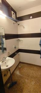 Bathroom Image of 900 Sq.ft 2 BHK Independent House for rent in Kalkaji New Delhi for Rs. 45000