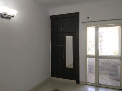 Bedroom Image of 900 Sq.ft 2 BHK Apartment / Flat for sale in Saraswati Kunj, Patparganj New Delhi for Rs. 13000000