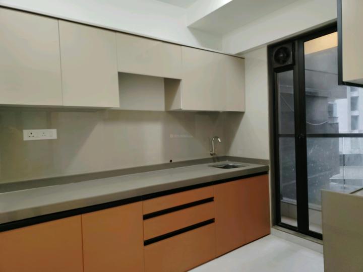 Blossom 6 Main Image 1