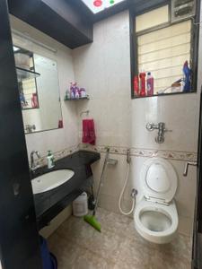 Bathroom Image of 950 Sq.ft 2 BHK Apartment / Flat for rent in Lake Home Complex, Andheri East Mumbai for Rs. 83000