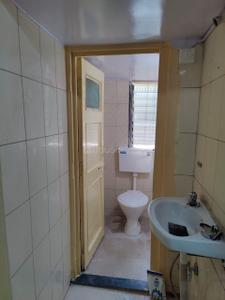 Bathroom Image of 600 Sq.ft 1 BHK Apartment / Flat for rent in Chaturthi Kirtikar Blocks, Thane West Thane for Rs. 28000