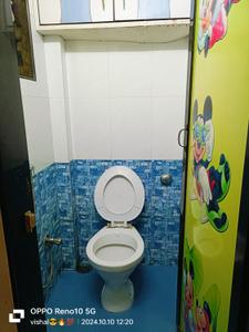 Bathroom Image of 550 Sq.ft 1 BHK Apartment / Flat for sale in Sion Mumbai for Rs. 13500000