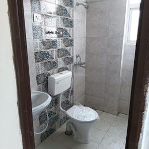 Bathroom Image of 725 Sq.ft 2 BHK Apartment / Flat for sale in Signature Global Global Proxima II, Sector 89 Gurgaon for Rs. 6900000