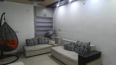 Living Room Image of 2200 Sq.ft 4 BHK Apartment / Flat for rent in Vasant Kunj New Delhi for Rs. 110000