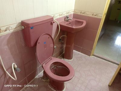 Bathroom Image of 1300 Sq.ft 2 BHK Apartment / Flat for rent in Vijaya Regency, Mahadevapura Bengaluru for Rs. 35000