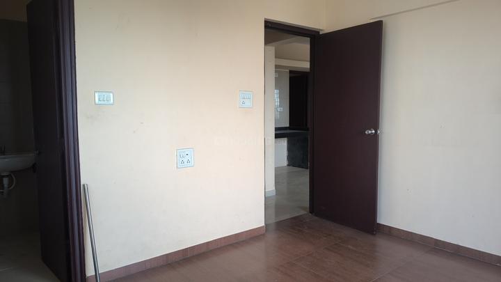 Eisha Erica Main Image 1