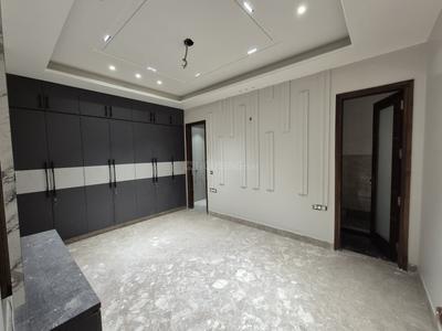 Bedroom Image of 2100 Sq.ft 3 BHK Builder Floor for sale in Raja Garden New Delhi for Rs. 35000000