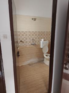 Bathroom Image of 1000 Sq.ft 3 BHK Independent House for rent in Bawadiya Kalan Bhopal for Rs. 20000