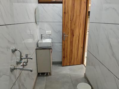 Bathroom Image of 600 Sq.ft 1 BHK Builder Floor for sale in Vaishali Ghaziabad for Rs. 3800000