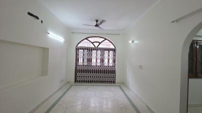 Living Room Image of 1350 Sq.ft 3 BHK Builder Floor for rent in Pitampura New Delhi for Rs. 40000