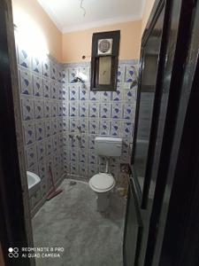 Bathroom Image of 900 Sq.ft 1 BHK Independent House for rent in Garhi New Delhi for Rs. 16000